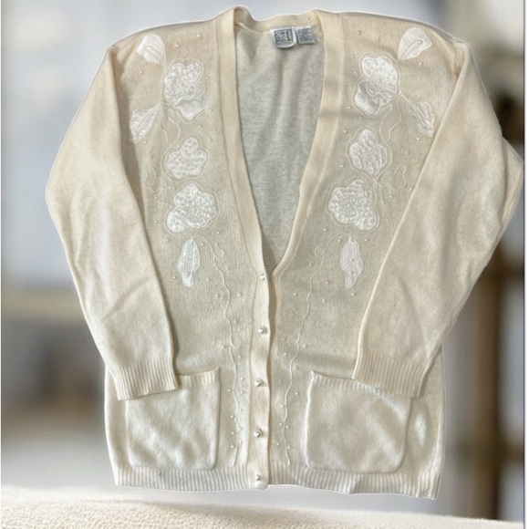 Crescendo Sweaters - Crescendo Vintage 80s/90s Hong Kong Elegant Cream Cardigan Sweater EUVC